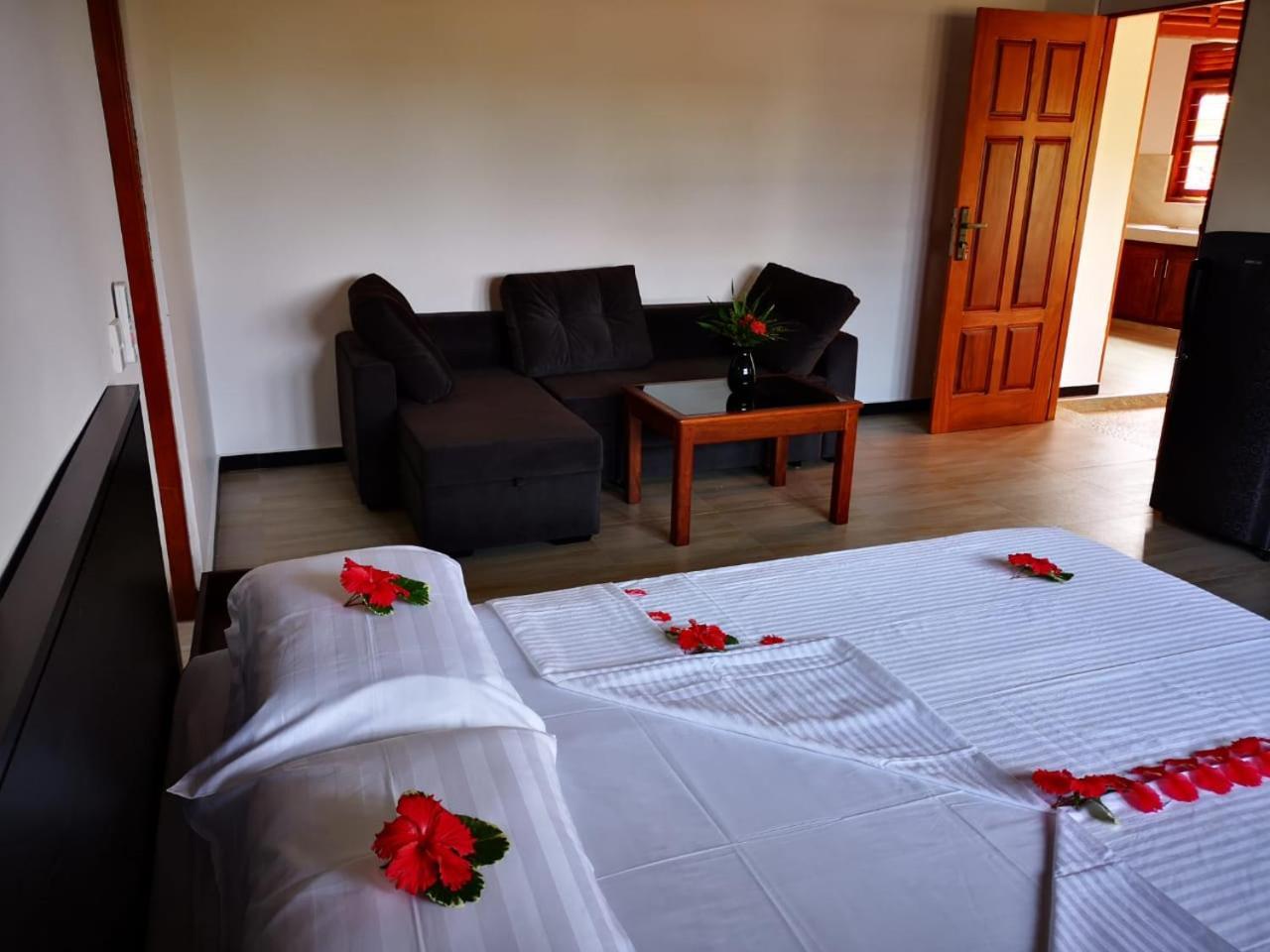 Ayurveda Centrum Lawrence Hill Paradise Хикадува Екстериор снимка